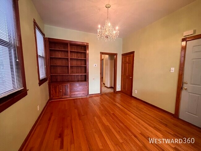 Foto del edificio - 3110 N Kenmore Ave