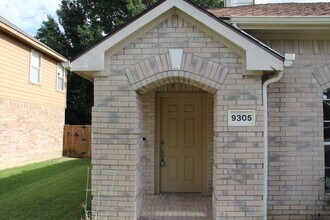 Building Photo - 9305 Harrisburg Ln