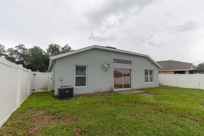 Foto del edificio - 10250 Hunters Haven Blvd