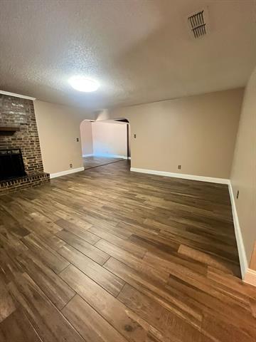 Building Photo - 2205 Laurel Oaks Dr