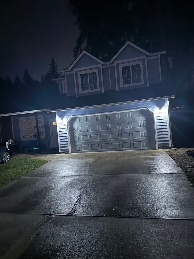 Foto principal - 4906 Marian Dr NE