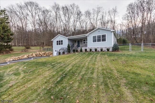 Building Photo - 84 Musconetcong River Rd