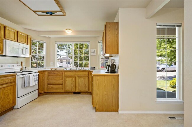 Foto del edificio - 3013 W Pleasanton Ave