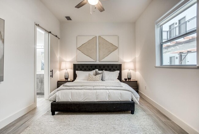 Foto del edificio - 1100 Peters St