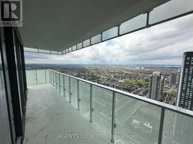 Photo du bâtiment - 3883-3883 Quartz Rd