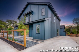 Building Photo - 806 S Walters St