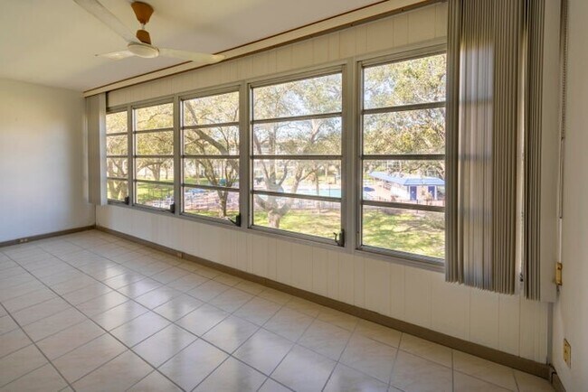 Foto del edificio - 2303 Lucaya Ln