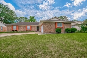 Building Photo - 5711 Braesvalley Dr