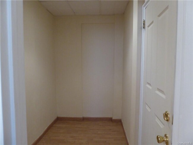 Foto del edificio - 140 N Broadway