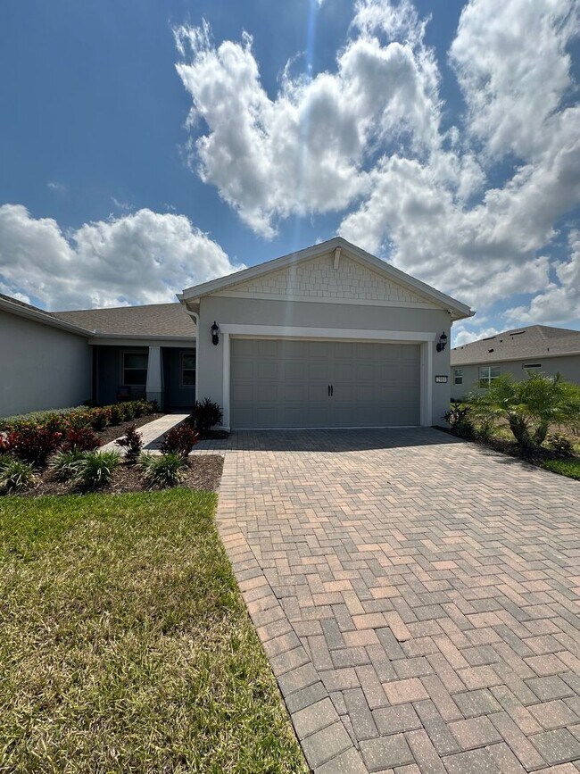 Building Photo - Your Premier 55+ Community Near Lake Nona