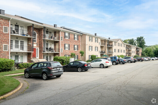 Building Photo - The Moorings of Occoquan