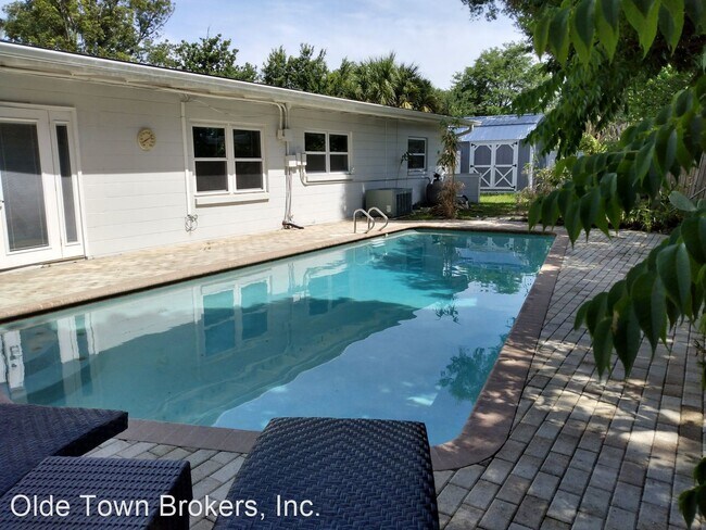 Building Photo - 3 br, 2 bath House - 428 Selkirk Drive