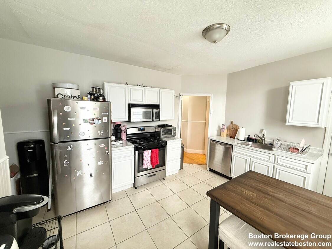Foto principal - 17 Sachem St
