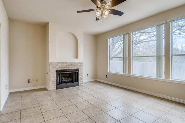Building Photo - 1822 Rosenborough Ln N