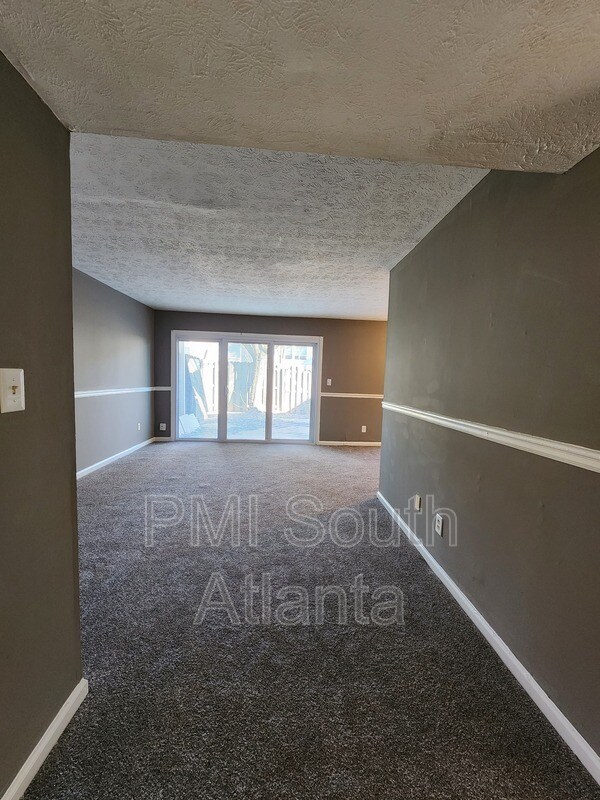 Building Photo - 140 Governors Dr