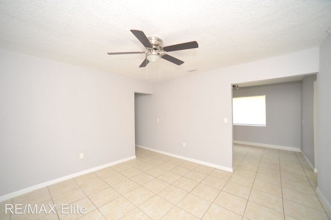 Building Photo - 3 br, 1 bath House - 1049 Mitchell St