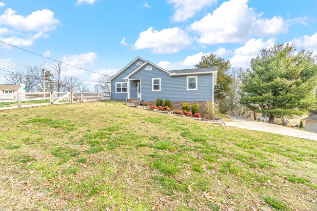 Foto del edificio - 5712 Walden Woods Ct NW