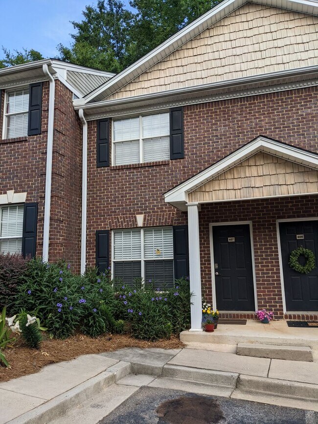 Building Photo - 101 Wood Lake Dr