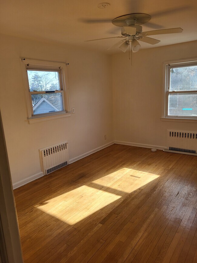 64 Nassau Blvd, West Hempstead, NY 11552 House Rental in West