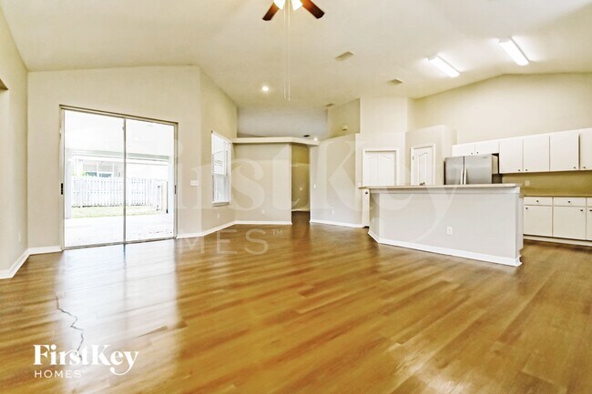 Foto del edificio - 4413 Winding River Dr