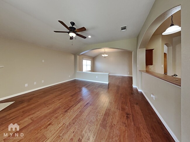 Foto del edificio - 333 Hidden Brook Ln