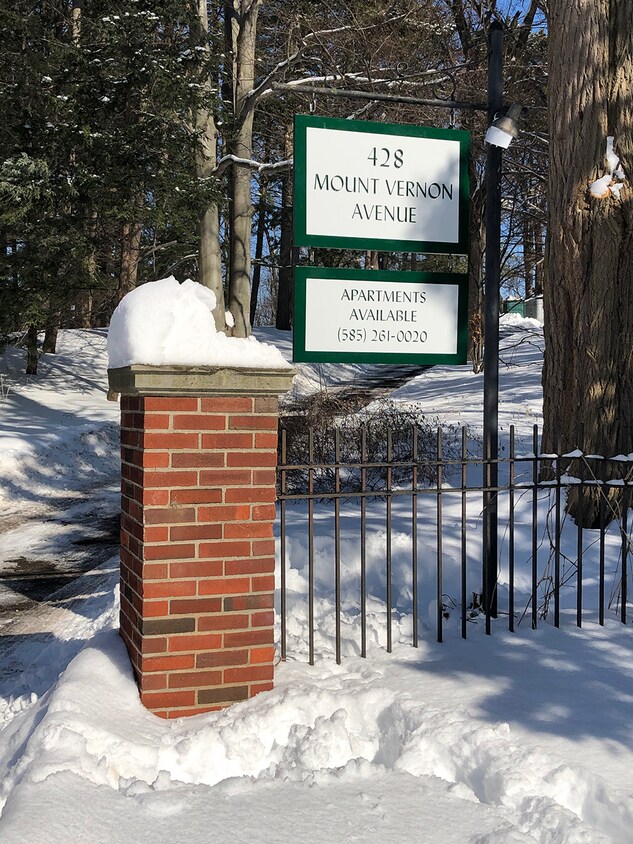 Main Entrance on Doctor's Drive - 428 Mount Vernon Ave