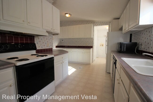 Building Photo - 3 br, 2 bath House - 106 Alpine Dr.