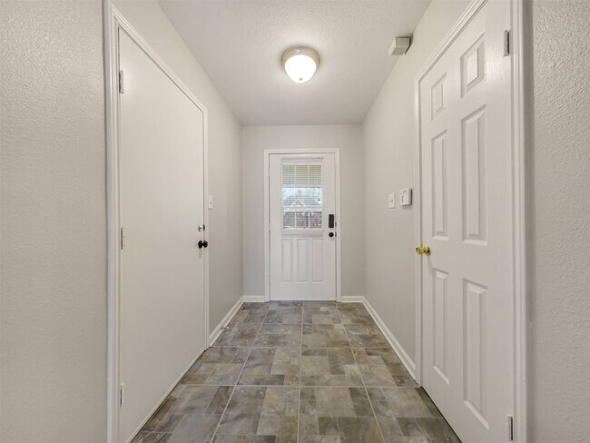 Building Photo - 19715 Bambiwoods Ct