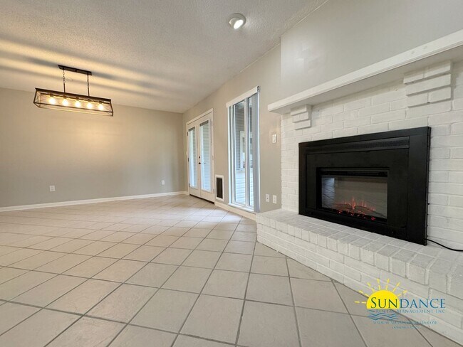 Building Photo - Charming 3-Bedroom Home in Palm Estates, N...