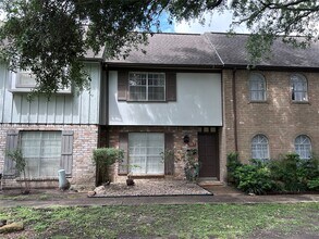 Building Photo - 8101 Amelia Rd
