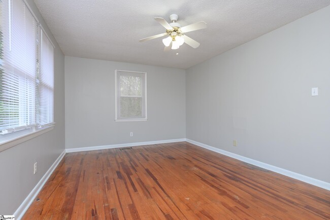 Building Photo - 240 Appian Dr