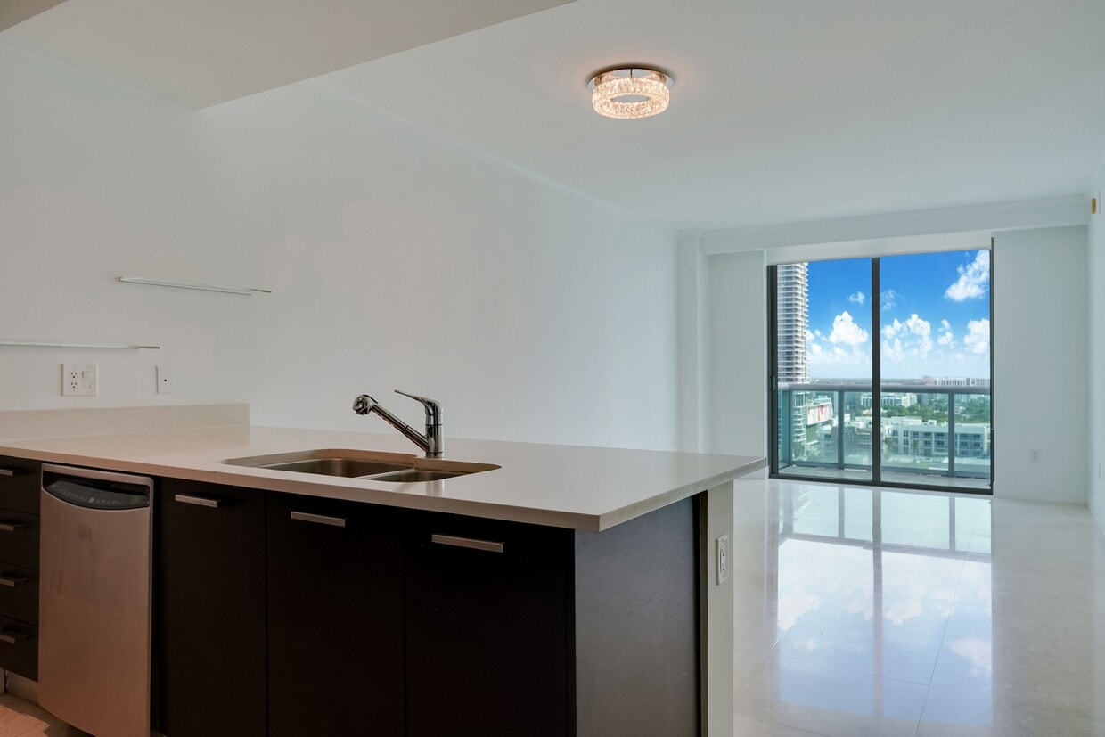 Photo - 333 NE 24th St (Miami, FL)
