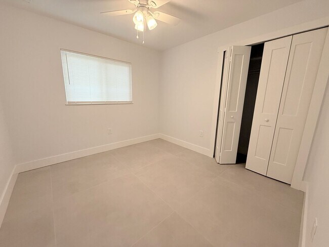 Foto del edificio - 1011-1013 3rd St W