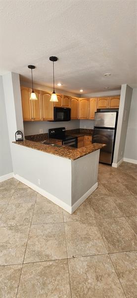 Building Photo - 10926 Royal Palm Blvd