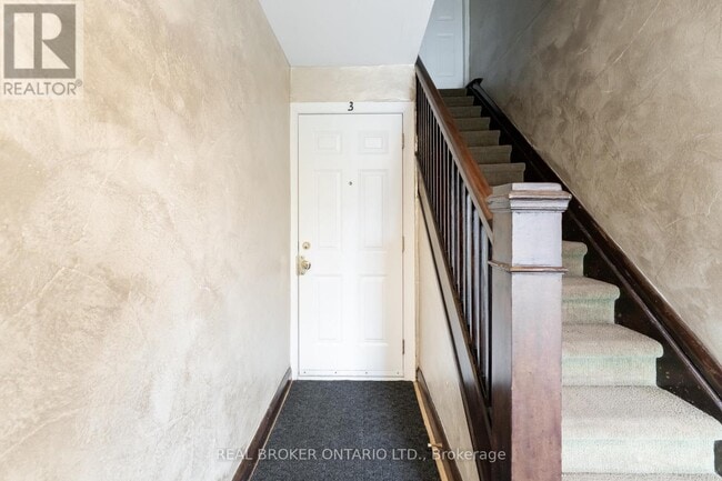 Building Photo - 462 Oriole Pkwy