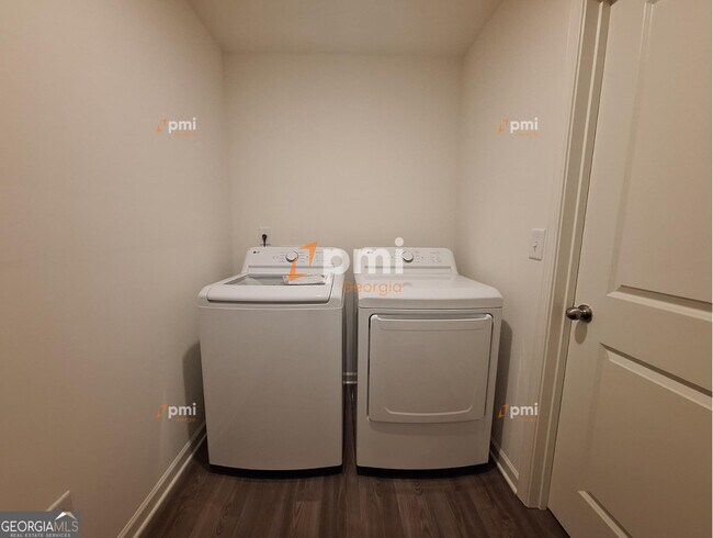 Foto del edificio - 182 Kinsale Dr