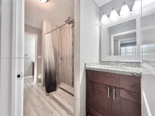 Building Photo - 1263 SW 46th Ave