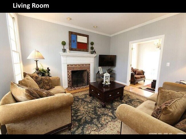 Building Photo - 114 Parkarbor Ln