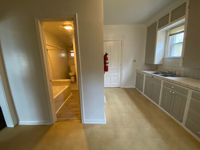 Foto del edificio - 828 Gibson