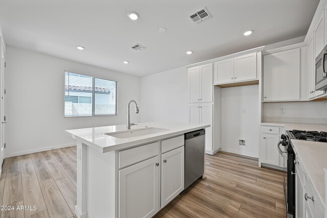 Building Photo - 4816 S Ferric