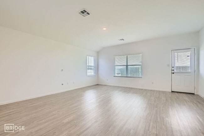 Building Photo - 1228 Treehouse Ln