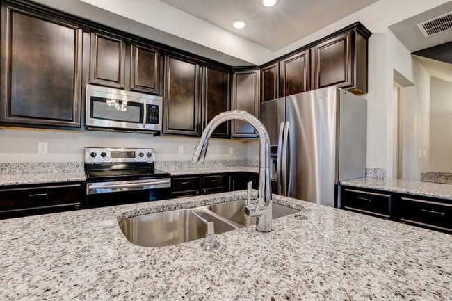 Photo - 884 Winding Brook Dr Townhome