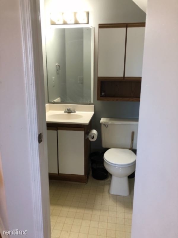 Building Photo - 3 br, 2.5 bath Townhome - 1315 Riverwood Way