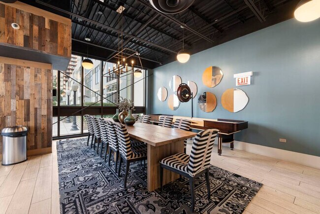 Foto del edificio - 660 W Wayman St