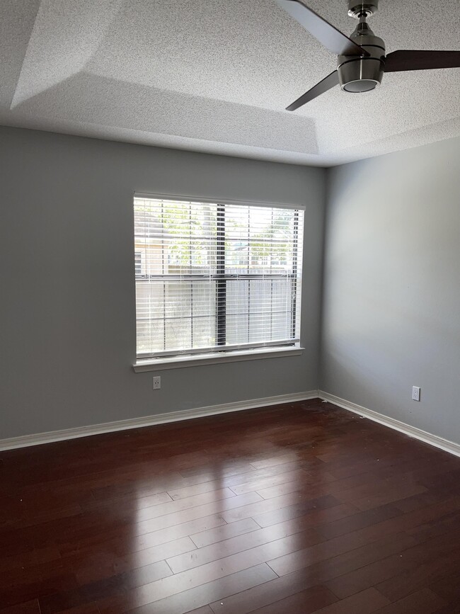 Foto del edificio - 1215 E Brainerd St