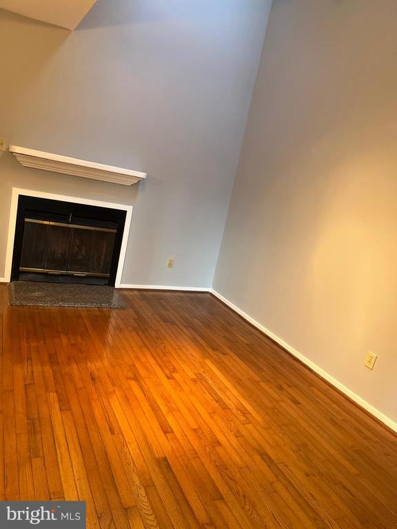 Foto del edificio - 3105 Trinity Ct