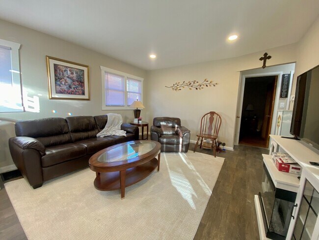 Foto del edificio - 262 N Cherrywood Ave