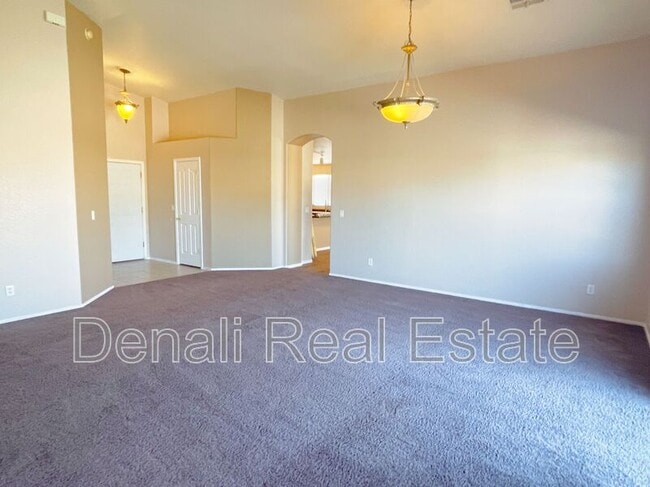 Building Photo - 6692 S Pepperweed