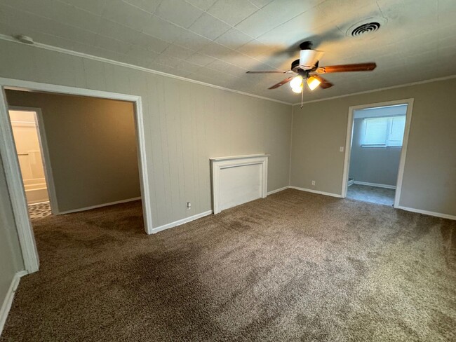 Building Photo - BELOW MARKET RENT!
