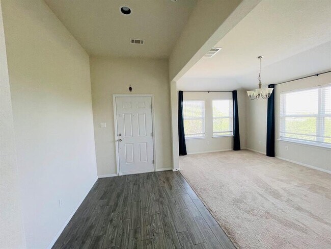Foto del edificio - 3803 Overhill Dr